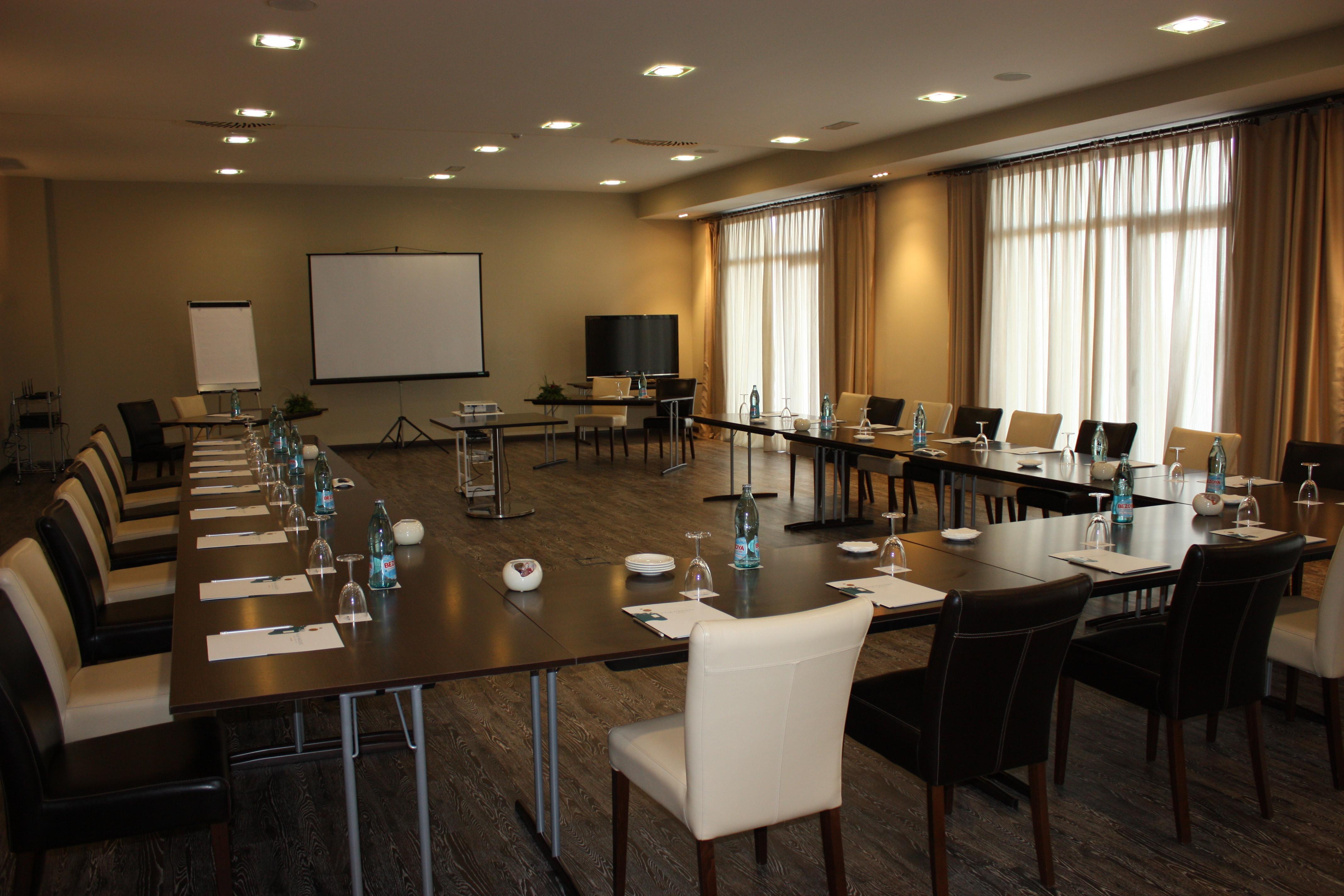 Hotel Spa Villa Nazules Chueca Bagian luar foto