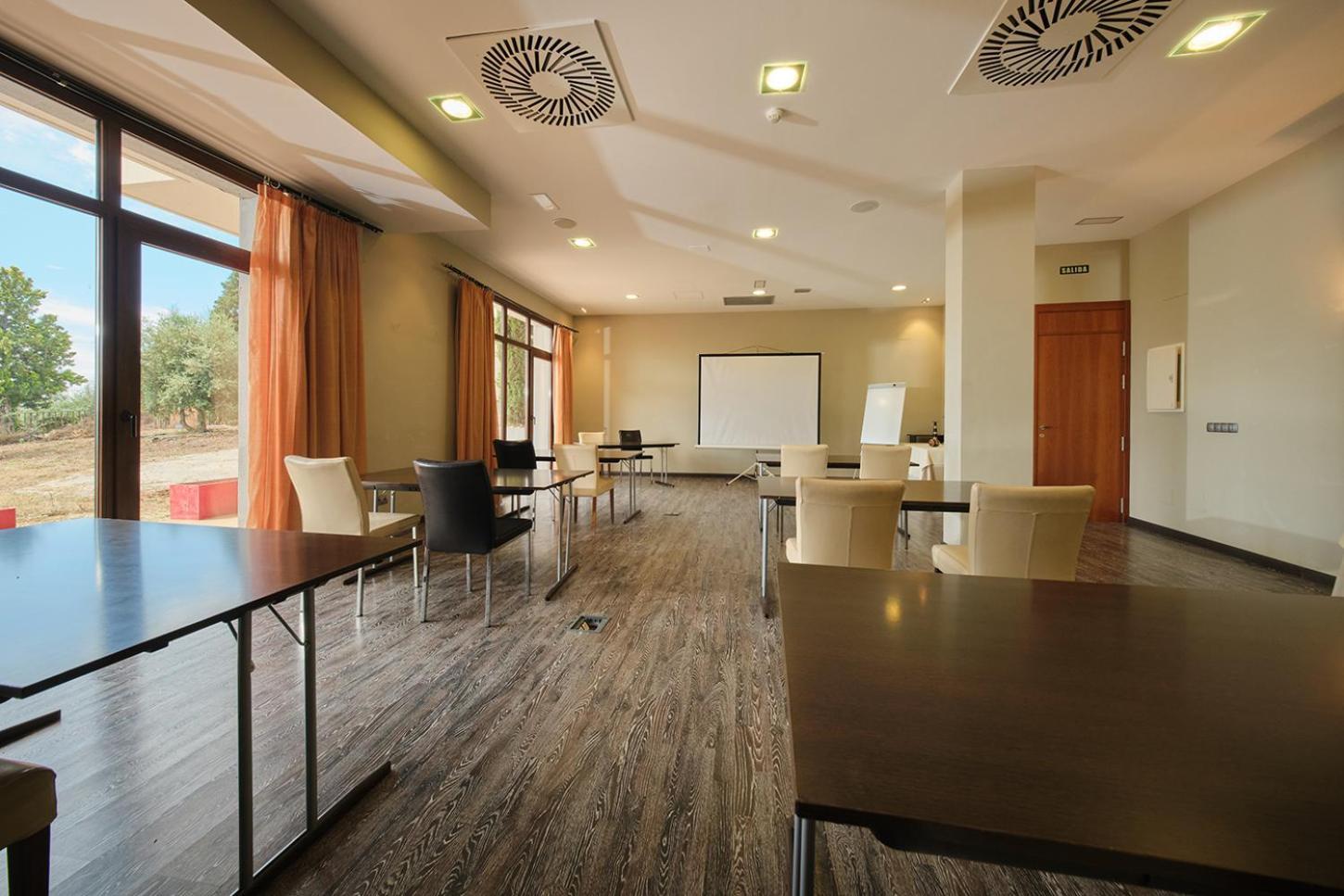 Hotel Spa Villa Nazules Chueca Bagian luar foto