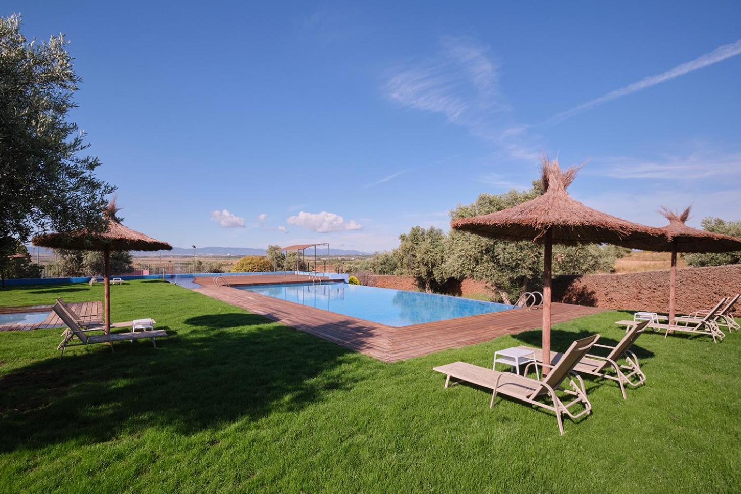 Hotel Spa Villa Nazules Chueca Bagian luar foto