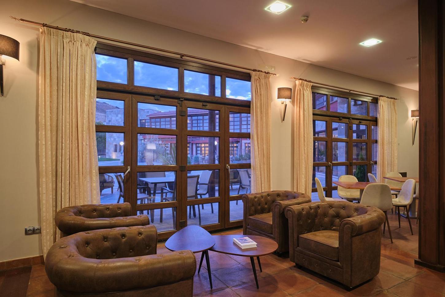 Hotel Spa Villa Nazules Chueca Bagian luar foto